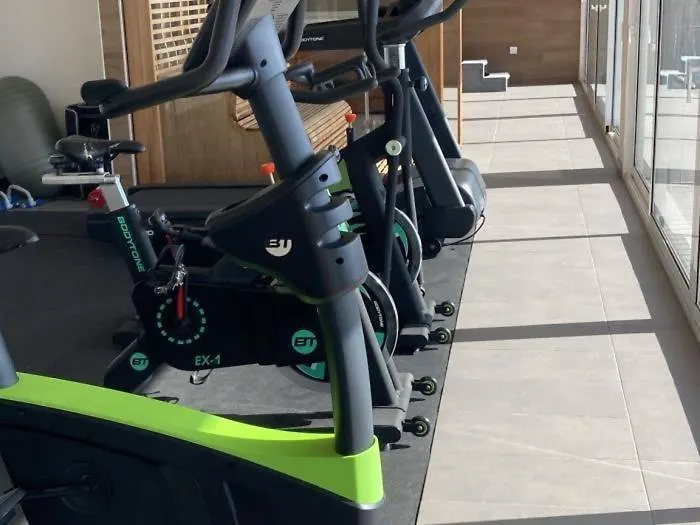 1 9 Tesoro Galeon Spa Y Gym 阿德耶 公寓