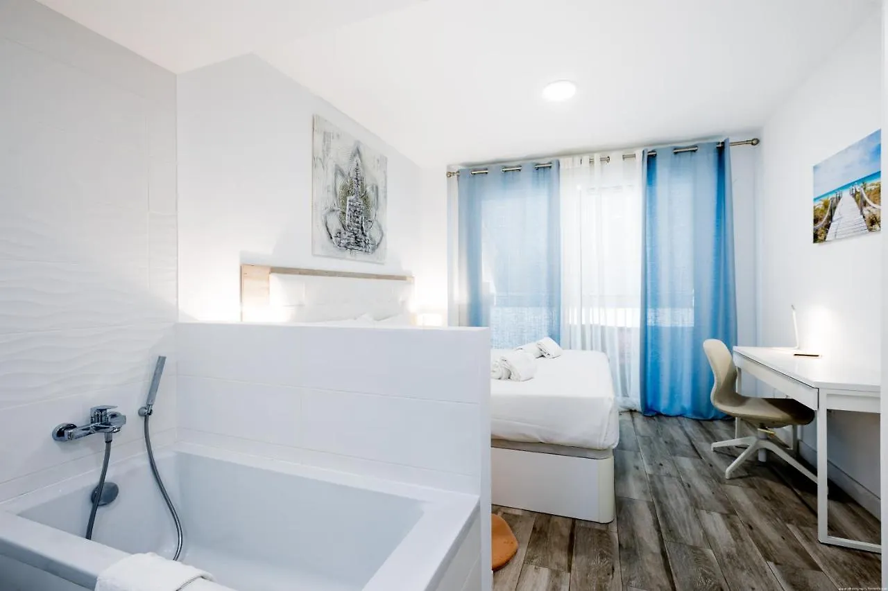 公寓 1 9 Tesoro Galeon Spa Y Gym 阿德耶